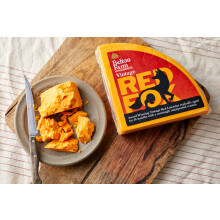 Red fox Vintage cheese approx 1kg by Great british trading