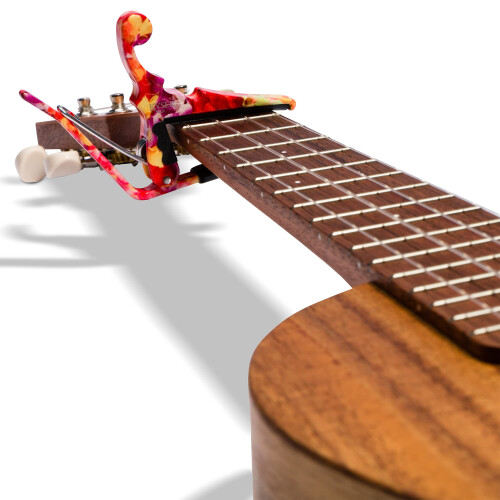 Kyser Quick-Change Ukulele Capo  Hawaiian Lei  KULEA 2