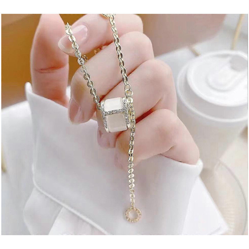 (As show, One size) Collarbone chain ins cold wind fashion big brute waist cat's eye stone pendant titanium steel necklace female