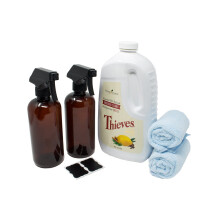 Thieves Reinigungskit - Enthält Young Living Thieves Cleaner 64 fl.oz, (2) Kunststoff-Ambersprühflaschen 16oz