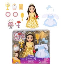 Disney-Prinzessin Belle-Puppe. Seien Sie unser Gast. Kleine Belle-Puppe mit Mrs. Potts und Lumiere im gelben Ballkleid und blauen Dorfkleid