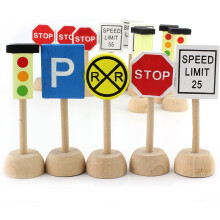 Attatoy Kids Tr?gadeskilte Leges?t (14-delt s?t) Tr?trafikskilte Perfekt til bil- og togs?t