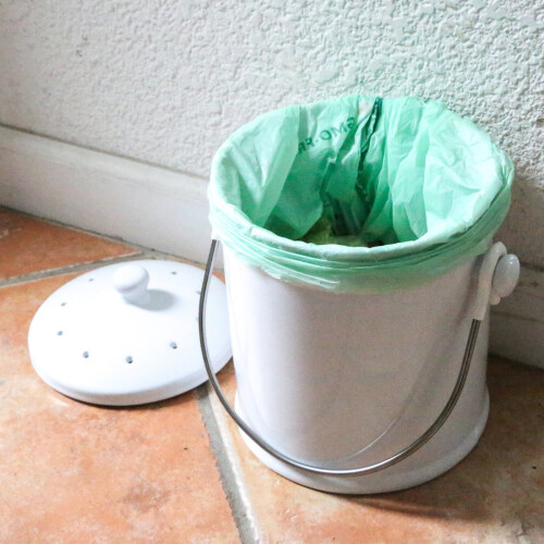 Natural Home 1-Gallon Ceramic Compost Bin with Filter 1