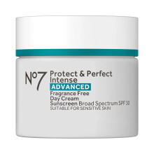 No7 Protect & Perfect Intense Advanced Day Cream SPF 30 - Hydratacn krm na oblicej proti strnut s technologi proti vrskm - Hydratacn krm s k