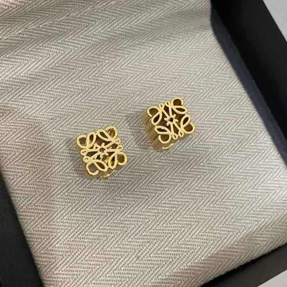 Retro French Earrings Designer Vintage Earrings Women's High-end Light Luxury Statement Stud Earring For Women Gifts