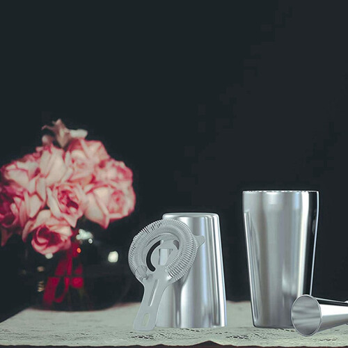 Cocktailshaker-set: Cocktailsil och jigger-set. 1