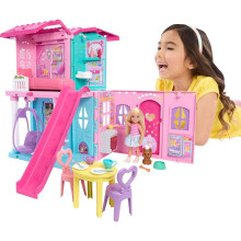 Barbie Chelsea Spielzeug Puppenhaus mit 15+ Zubehör, Ausklapphaus 17+ x 13+ Zoll, 5 Spielbereiche & Rutsche