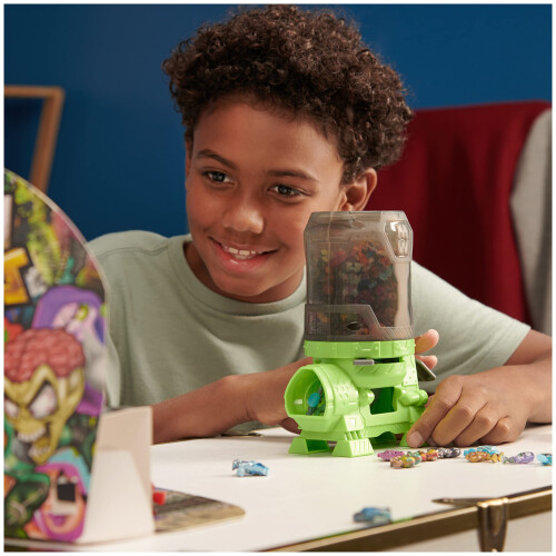 Monster Jam Pacchetto di Battaglia Million Warriors con 35 Figure, Lanciatore e Playset 1