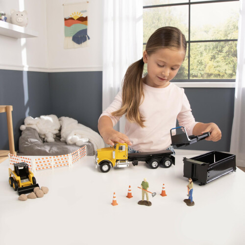 John Deere Tomy John Deere Switch 'N Load Construction Toy Playset - 1:32 Scala - Include John Deere Skid STEER SEMITRUCK DOMP BED e altro - Set da 19 pezzi - E 2