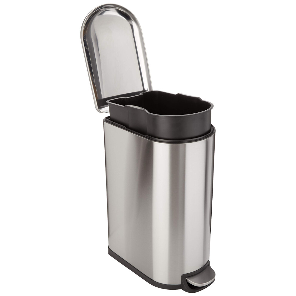 Amazon Basics Smudge Resistant D-Shaped Trash Can With Soft-Close Foot Pedal For Narrow Spaces, 40 l/10.5 gallon, Silver