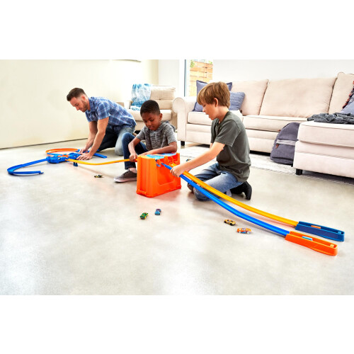 Hot Wheels Hot Wheels Track Builder Deluxe Stunt Box - 5m Track, 2 Cars 2