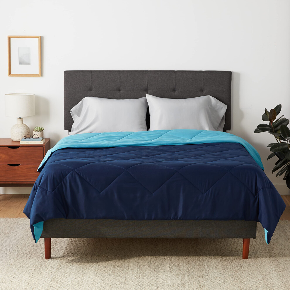Amazon Basics Reversible Microfiber Comforter, 220 x 240cm, Navy/Sky Blue