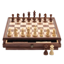 Met de hand vervaardigde luxe walnoot dam- en schaakset met massieve houten stukken - Perfect voor gezelschapsspellen en elegant interieur
