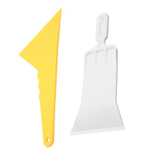Vesipiippu ikkunoiden sävytyskalvojen asennukseen, kylpyhuoneen ovien puhdistukseen