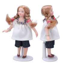 Chica en miniatura a escala 1:12, rubia con camiseta blanca, 11,2 cm