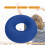 Cojín inflable azul en forma de dona para pacientes. 9
