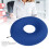 Cojín inflable azul en forma de dona para pacientes. 6