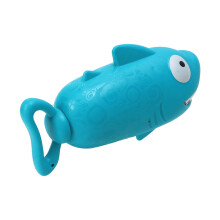 Juguete rociador de agua con forma de animal - pez de plástico