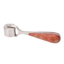 Herramienta de prensado de borde con rodillo para cuero y mango de madera