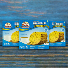 Saras Bhakhri Black Pepper 180G (Pack of 3) | Spicy Gujarati Crispbread Snack | Bold Black Pepper Flavour | Crunchy, Ready-to-Eat & Vegetarian