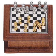Jeu d'échecs miniature en bois à l'échelle 1:12 pour maison de poupée — idée cadeau pour les collectionneurs
