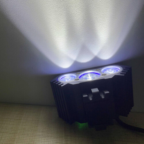 Luce frontale USB per bicicletta con 3 LED 3000 lm 7,5 x 3 x 4,3 cm 2