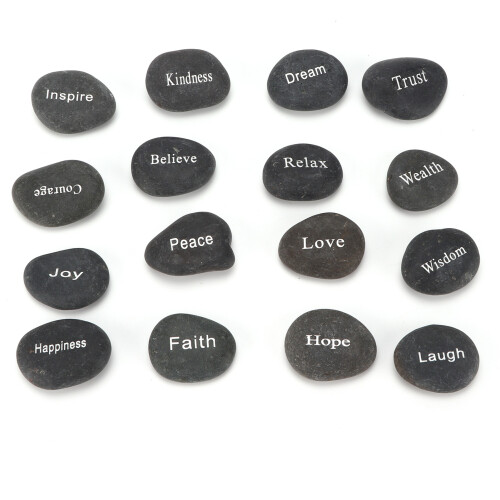 16 pièces galets gravés noir mat divination runique 1