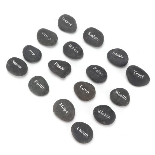 16 pièces galets gravés noir mat divination runique