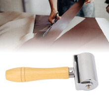 Outil rouleau en cuir M 6 cm, acier inoxydable et bois