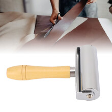 Outil rouleau en cuir L 10 cm Poignée en bois Inox