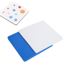 Tapis de façonnage du fondant à 12 alvéoles 20,2x20,2 cm Bleu/Blanc