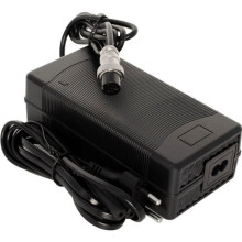 Ladegerät Kugoo M4, M4 Pro 54,6 V-2 A, Hitway, SpeedTrott, Speedway, Wegoboard Barooder, Kaabo Mantis, UrbanGlide E-Cross Pro, Dualtron