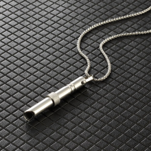 collar de acero inoxidable para aliviar la ansiedad y la respiración consciente. Collares para aliviar el estrés y ejercicios de respiración.