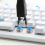 Ferramenta de limpeza para extração e remoção de teclas de teclado. 3