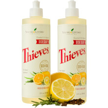 Die mit therischen len von Young Living Thieves angereicherte Schale in 12fl.oz-Flaschen ist sanft zu den Hnden und verfgt ber einen Seifenspend