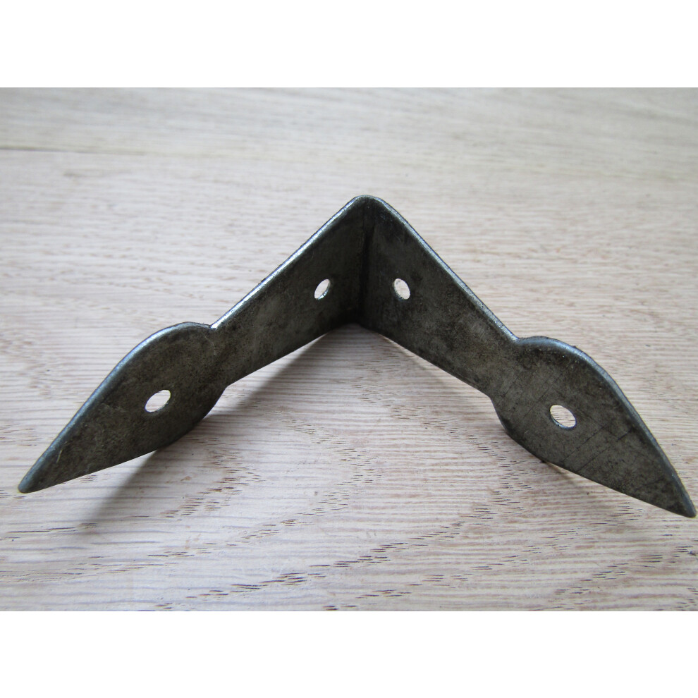 Pack Of 2 Arrow Head Corner Brace Antique Iron Large. 5057067891343