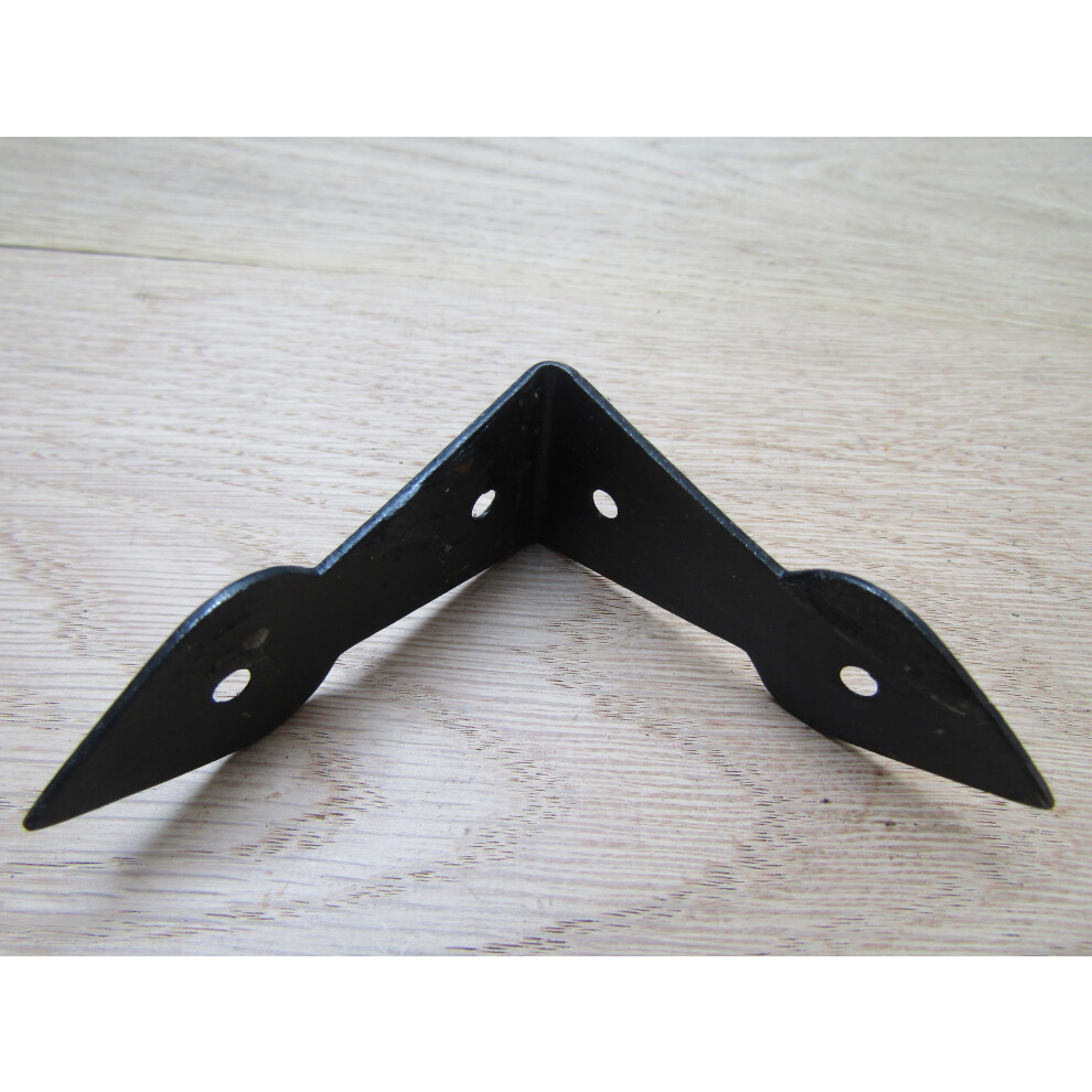 Pack Of 2 Arrow Head Corner Brace Black Small. 5057067970222