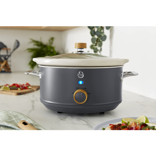 Swan Swan SF17021GRYN Nordic Slow Cooker with 3 Temperature Settings, Keep Warm Function, 3.5L, 200W, Matte Grey 1