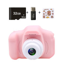 Appareil photo numérique 1080p pour enfants avec écran couleur 2 pouces et emplacement pour carte Micro SD (carte SD 32 Go incluse) Rose