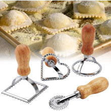 Set di 4 stampini per ravioli, stampini per ravioli quadrati, rotondi e a forma di cuore, stampino per ravioli con manico in legno e bordo scanalato,