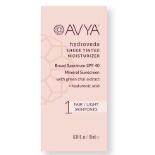 AVYA SPF 40 Sheer Tinted Moisturizer mit Hyaluronsure und grnem Chai  Fortschrittliche ayurvedische Hautpflegebehandlung fr ausgeglichene und
