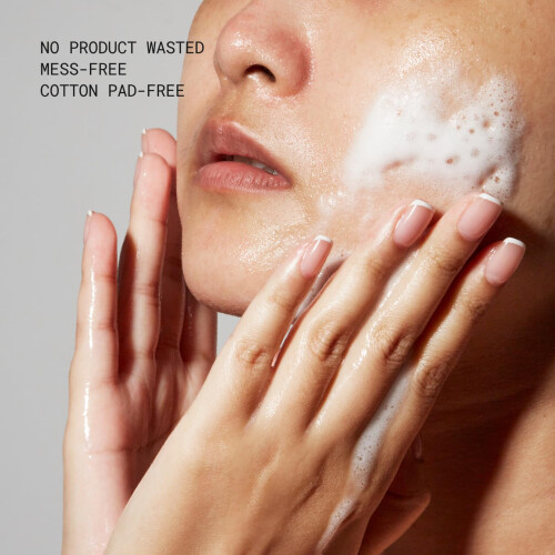 JUNO & Co. Bubble Toner pro hydrataci a vyrovnn obliceje Toner 85 ml/2,87 Fl Oz 2