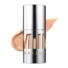 Milk Makeup Future Fluid All Over Cream Concealer 5W (justo com tons quentes) - 0,28 fl oz - Cobertura mdia a total - Uso at 12 horas - Acabame