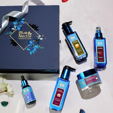 Blue Nectar Indulgent Nature Beauty Drkov sada pro eny a mue | Pletov krmov srum SPF Lotion Face Wash & Rose Face Mist | Drkov krabicka k n