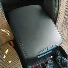 (black 1) For Toyota Land Cruiser Prado 150 2010 2011 2012 2013 2014 2015 2016 2017 2018 -2021 Microfibre Leather Center Armrest Cover