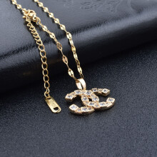 (Double C interlocking gold) Little red flower necklace, 18K rose gold titanium steel necklace, simple collarbone chain for women, swan pendant