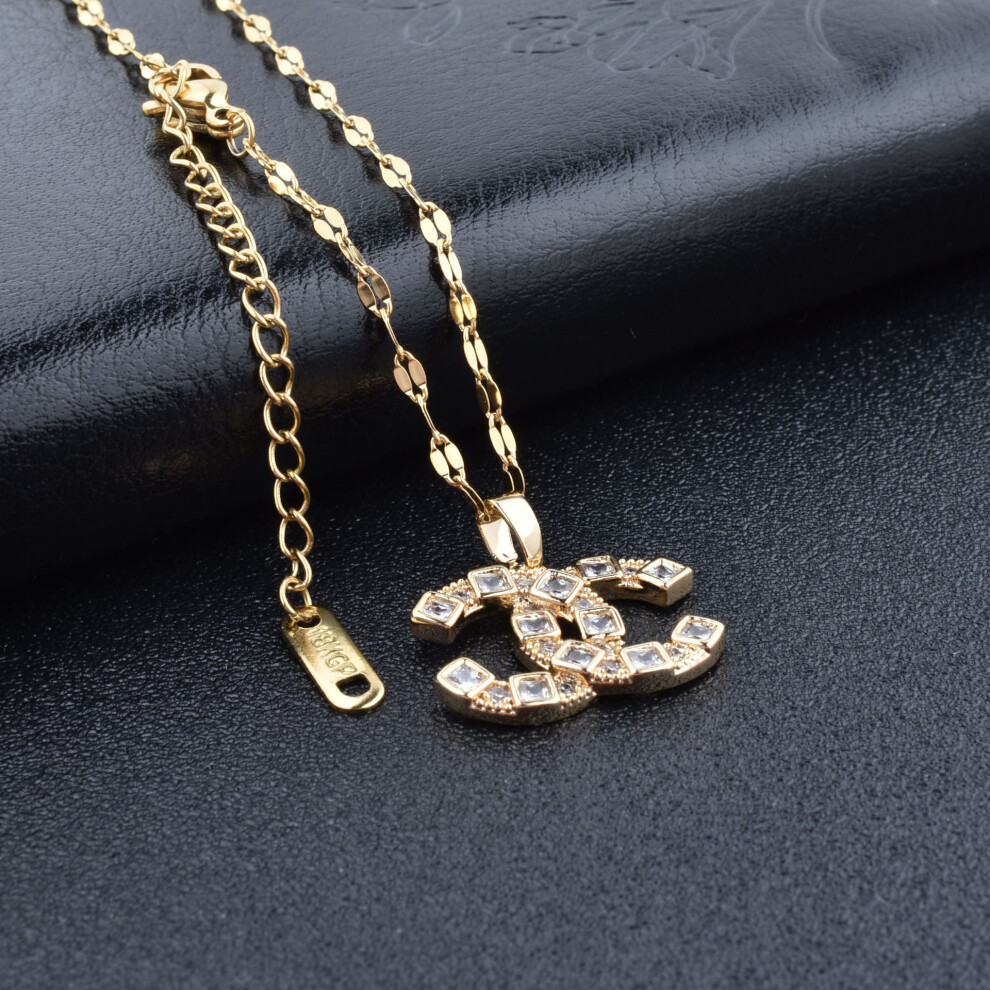 (Double C interlocking gold) Little red flower necklace, 18K rose gold titanium steel necklace, simple collarbone chain for women, swan pendant