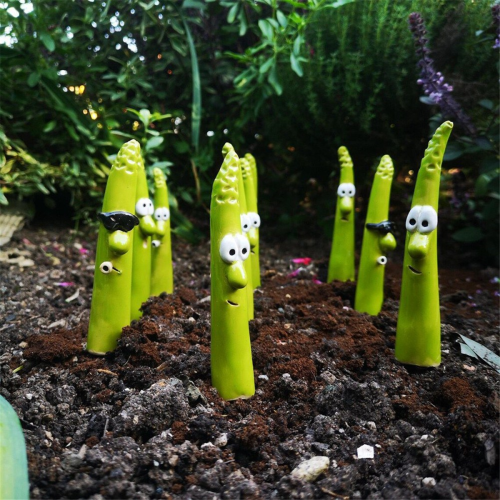 Resin Garden Stakes with Bamboo Decor 2pcs B 1