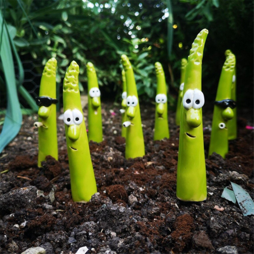 Resin Garden Stakes with Bamboo Decor 2pcs B 2