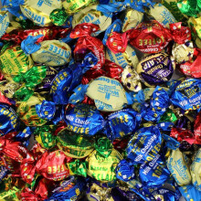 (Walkers Assorted Toffees and Eclairs) Pick and Mix Sweets - 225g Sweet Pouches - Retro & Traditional Sweets